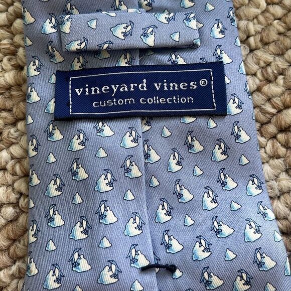 Vineyard Vines Custom Collection Necktie Blue Neck Tie Silk Penguin on an iceber - Picture 4 of 10